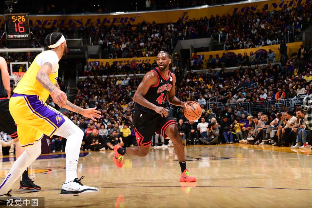 间的配合更 间的配合更