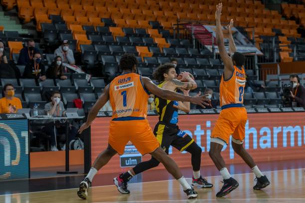 一届国际奥 一届国际奥